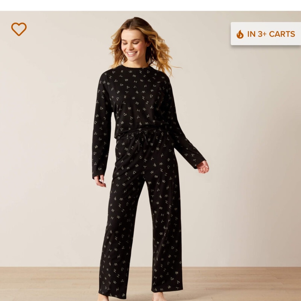 NWT Ariat dreams pajama set size large